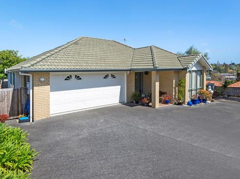4/57 Whitford Road, Botany Downs