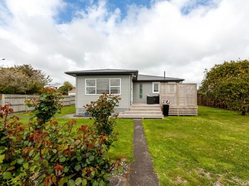 17 Cowling Road, Hurdon