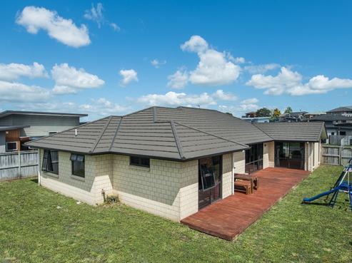 35 Christobel Circle, Huntington