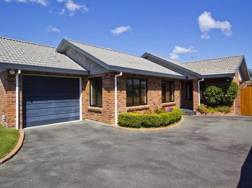 2 De Menech Grove, Avalon