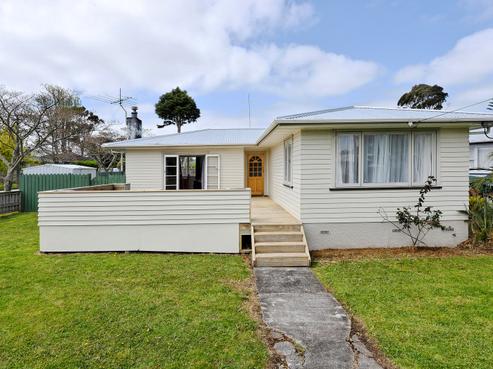 94 Cobham Crescent, Kelston