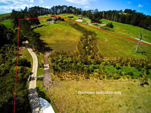 1541 East Coast Road, Redvale