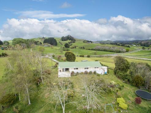 945 Limeworks Loop Road, Te Pahu