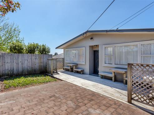 54B Awaroa Road, Sunnyvale
