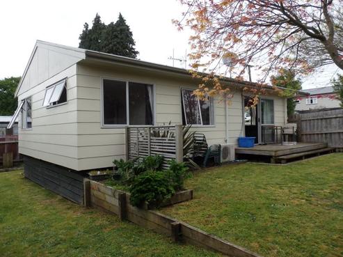 2 Robyn Hyde Place, Leamington