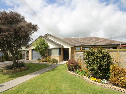 6 Harris Place, Ngatea