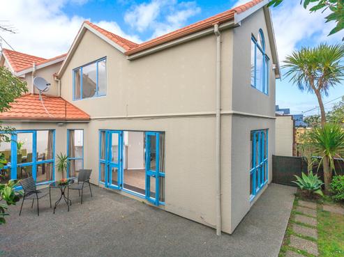 83A Old Lake Road, Narrow Neck