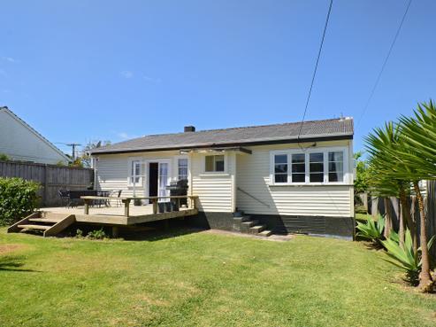 18 Moody Avenue, Whau Valley