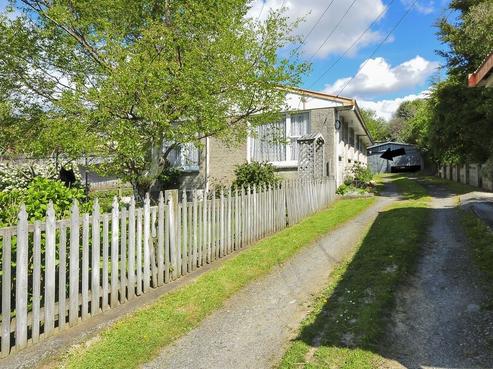 8 Young Grove, Stokes Valley