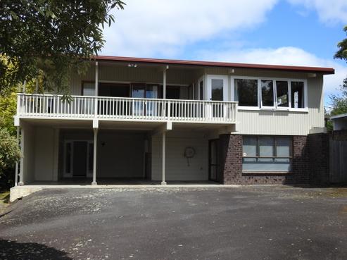 14 Oakland Avenue, Woodhill