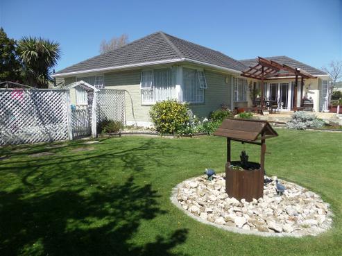 49 Damien Place, Bromley