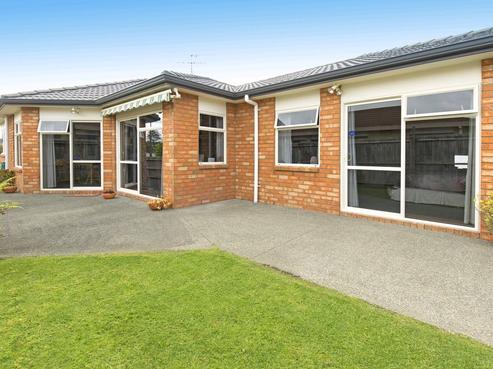 12 Pine Road, Orewa