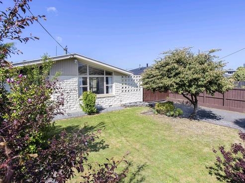 13 Woodend Road, Woodend