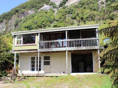 36 Horncastle Crescent, Karamea