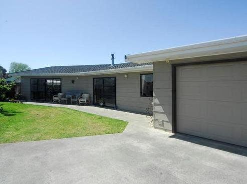 14 Hewson Crescent, Otaki Beach