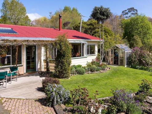 80 Doctors Point Road, Waitati