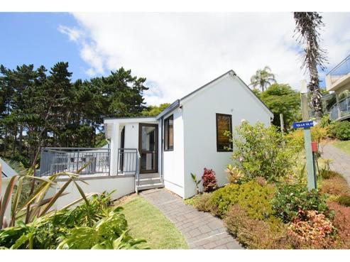 8 Bay Road, Ostend