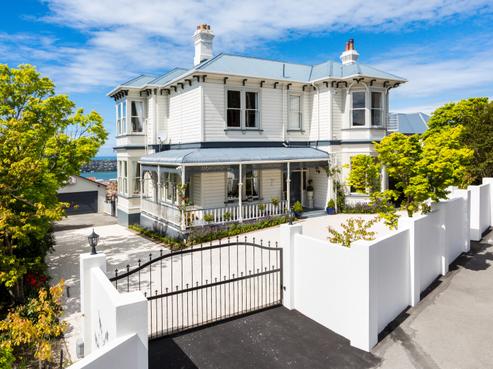 426 Highgate, Roslyn