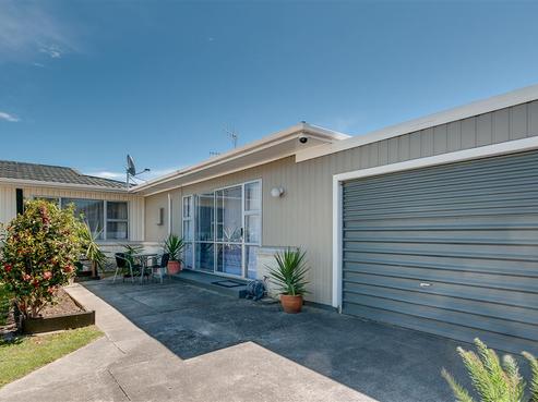 2/47 Lyttelton Crescent, Tamatea