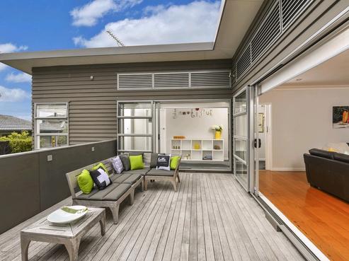 21 Eastcliffe Road, Castor Bay