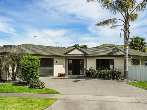1 West Place, Greenmeadows