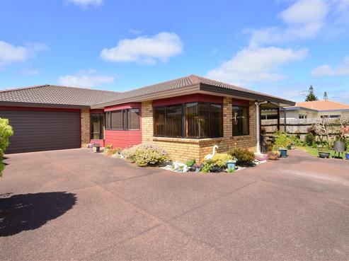2/10 Alice Avenue, Orewa