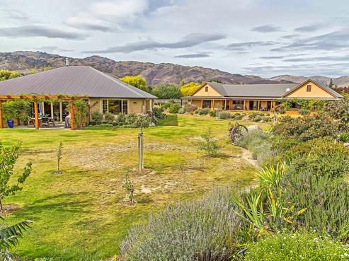 12 Roberts Drive, Cromwell
