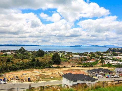 13 Woodridge Drive, Stanmore Bay