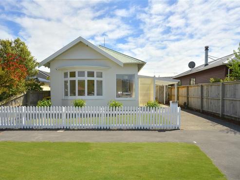 7 Celia Street, Redcliffs