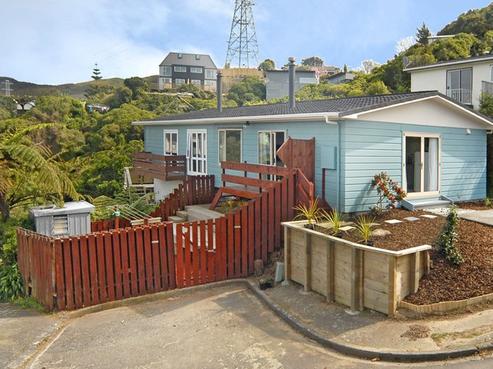 2A Chancellor Way, Crofton Downs