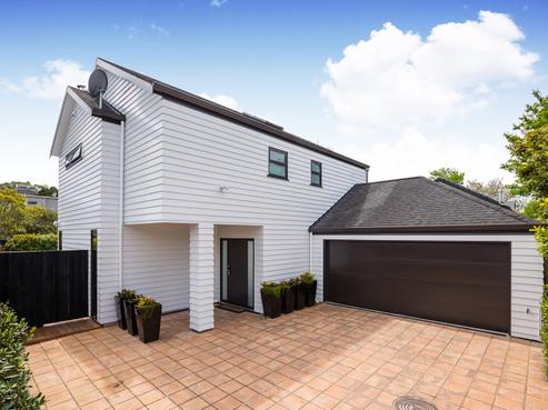 20A Queensway, Three Kings