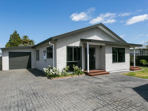 805A Queen Street East, Parkvale