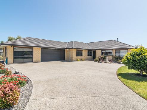 112 Guildford Drive, Paraparaumu Beach