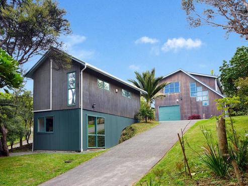 8 Upland Road, Huia