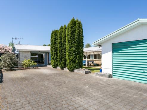 908B Churchill Street, Akina