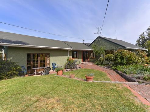 2 Bronte Road East, Mahana