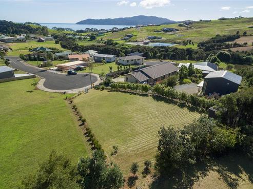 13 Frangipani Street, Cable Bay