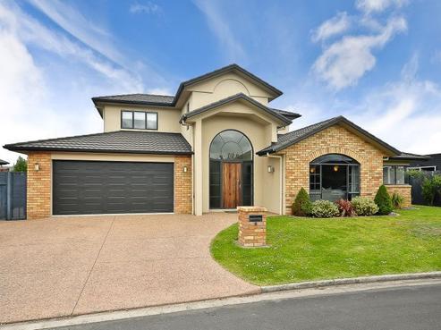8 Aspen Court, Huntington