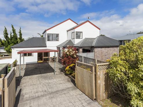 2/15 Vincent Street, Howick