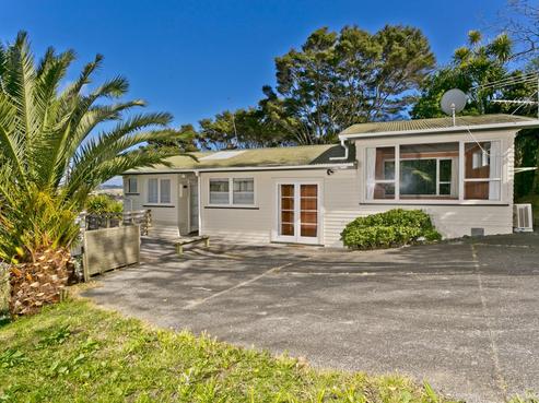 2/590 East Coast Road, Pinehill