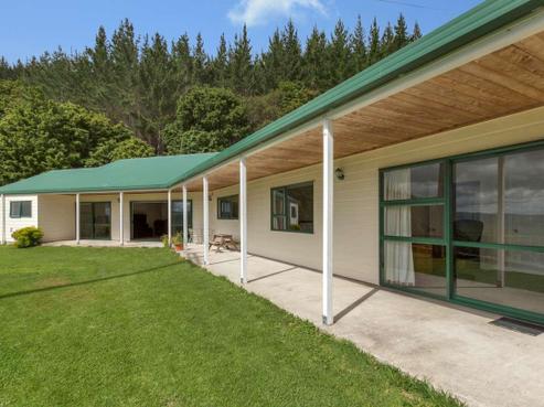 192 Mountain View Road, Hikurangi