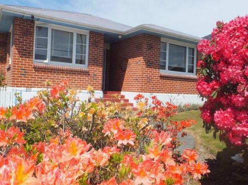 55 Old North Road, Marchwiel