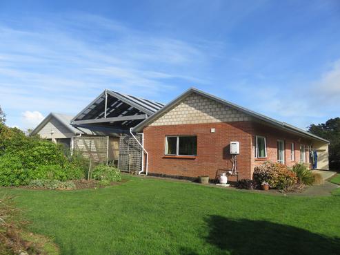1535 State Highway 16, Helensville