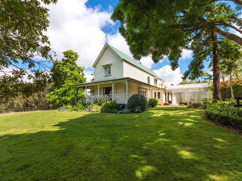 74 Holdens Road, Clevedon