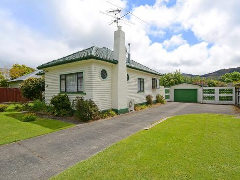 49 Heretaunga Square, Silverstream