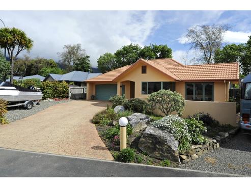 16 Heritage Crescent, Richmond
