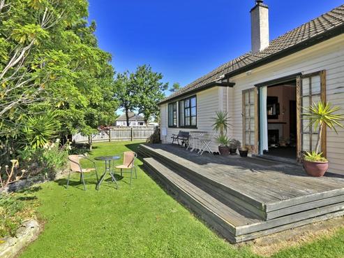 818 Lane Street, Mahora