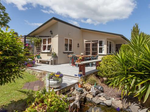 102 Silkwood Lane, Whangamata