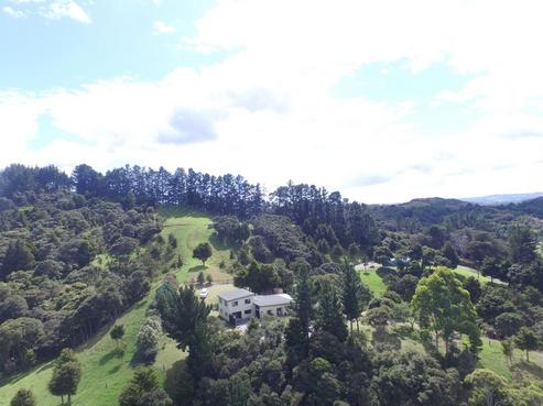 700 Takahue Road, Takahue