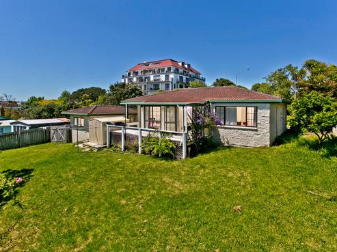43 Highbury Bypass, Birkenhead